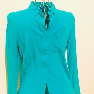 🛍 Banana Republic Button Up Blouse 🛍